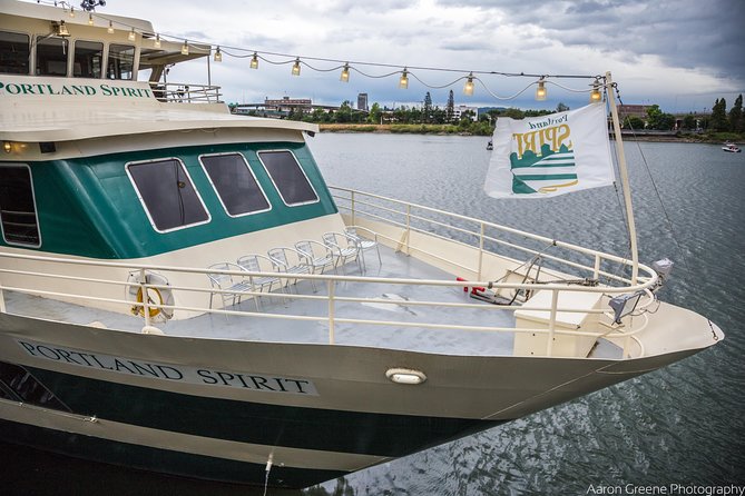 2.5-hour Dinner Cruise on Willamette River - The narration setup: how to hear it without frustration