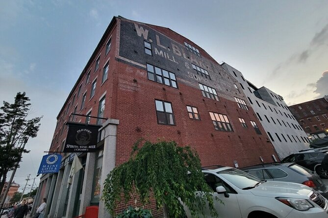 2-Hour Portland Old Port Ghost Walking Tour - The pacing and group size: why it works for different people
