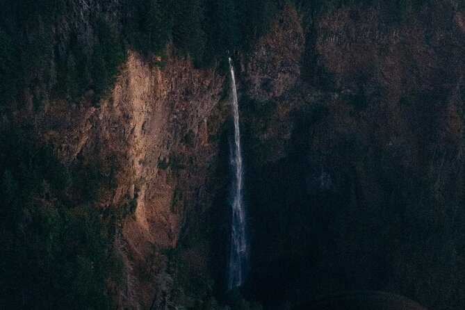 40 Minute Multnomah Falls & Waterfall Air Tour by Envi Adventures - Latourell Falls: A Waterfall Corridor You Can Spot in One Look