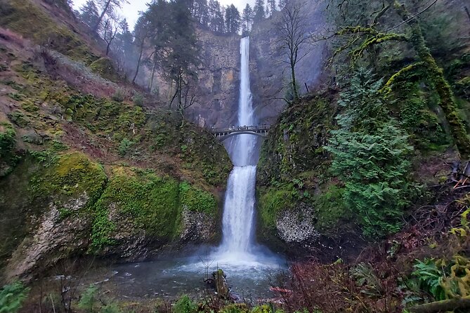 Afternoon Tour in Columbia Gorge Waterfall with Free Wine Tasting - Women’s Forum viewpoint: the iconic Gorge photo and that famous rest stop