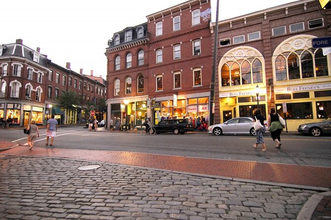 Amazing Scavenger Hunt: The Maine Event - Getting Started at 389 Congress St With the Let’s Roam App