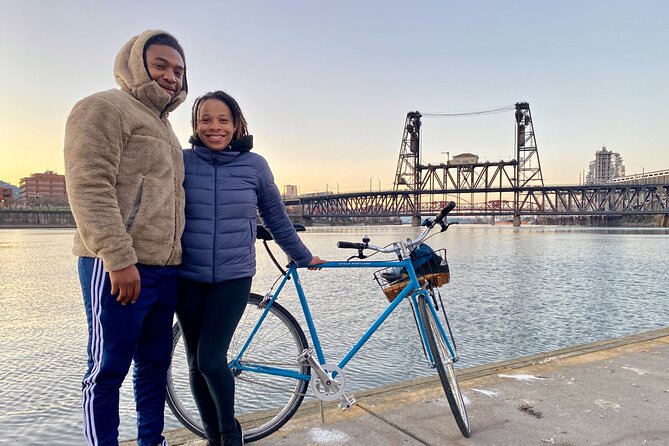 Essential Portland Oregon Bike and E-Bike Tour! - Arts District pulse: Portland Art Museum, Arlene Schnitzer Hall, and history stops
