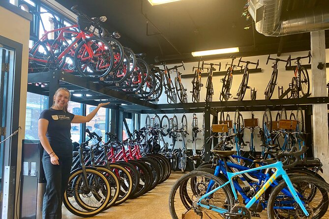 Essential Portland Oregon Bike and E-Bike Tour! - Powell’s City of Books: Portland’s book culture in one stop