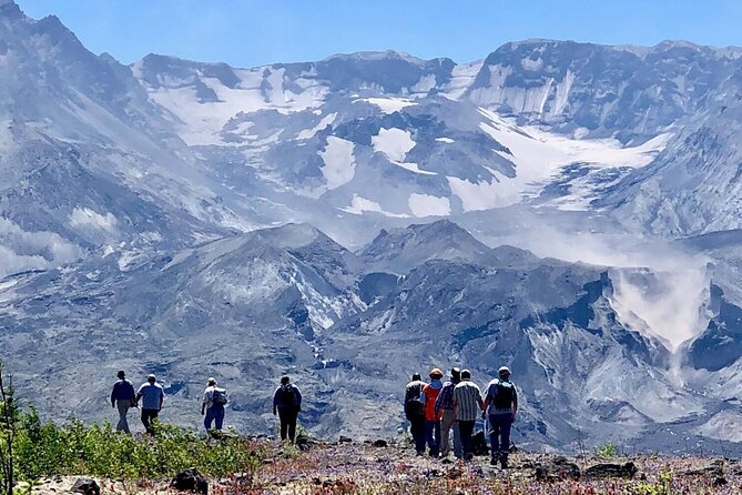 From Portland to Mt. Saint Helen Tour in a small group - Getting started at Portland State University and settling into van time