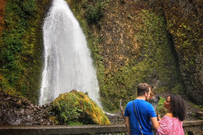 Multnomah Falls and Columbia River Gorge Half-Day Hiking Tour - Bridal Veil Falls State Park: the romantic descent