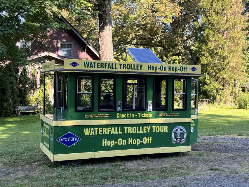 Multnomah Falls: Waterfall Corridor Hop-On Hop-Off Trolley - The narration and drivers: how the trip stays easy