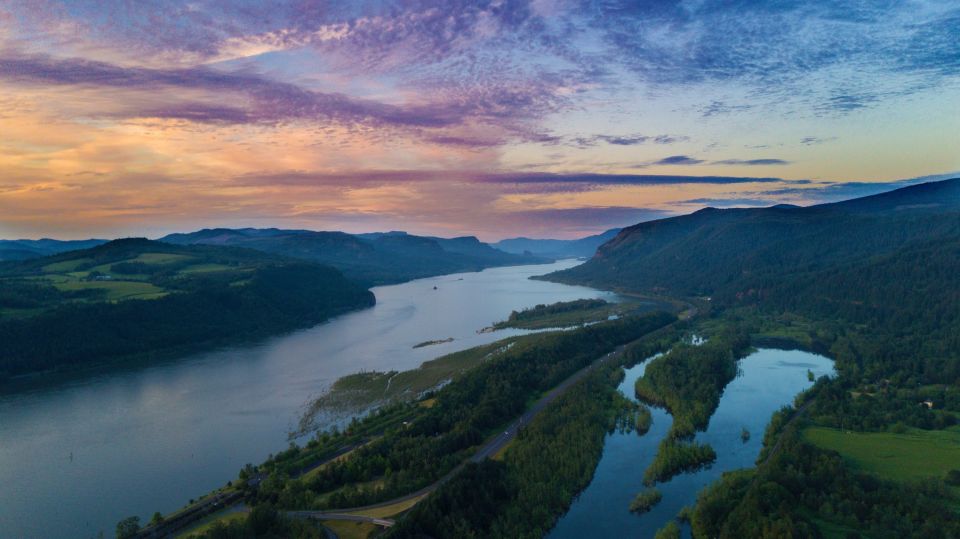 Portland: Columbia Gorge Waterfalls 40-Minute Scenic Flight - Bonneville Dam: The Working Landscape Behind the Views