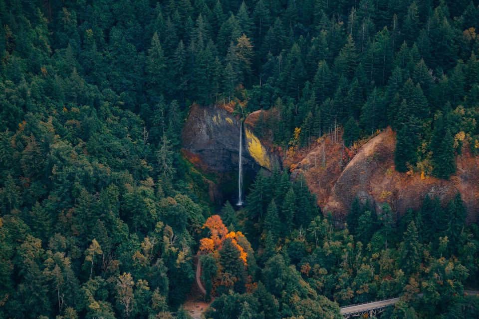 Portland: Columbia Gorge Waterfalls 40-Minute Scenic Flight - Timing and Atmosphere: Short Flight, Big Impression