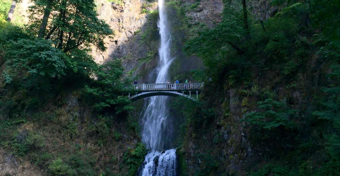 Portland: Columbia River Gorge 3-Hour Small Group Tour - Waterfall Alley and the Gorge viewpoint that puts Vista House in frame