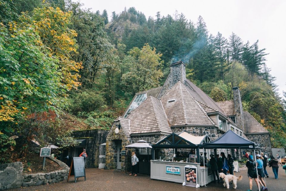 Portland: Columbia River Gorge Waterfalls Afternoon Tour - How the guide turns stops into a real story (and helps with photos)