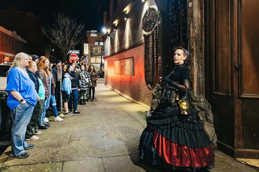 Portland: Ghosts, Poltergeists, and Psychopaths Walking Tour - Old Town Pizza and Eyewitness Accounts You Can Actually Picture