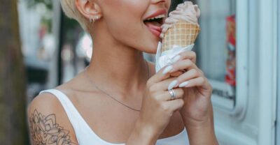Portland: Guided Ice Cream Walking Tour with Tastings - Meeting at Elephants Delicatessen: Start Point and First Impressions
