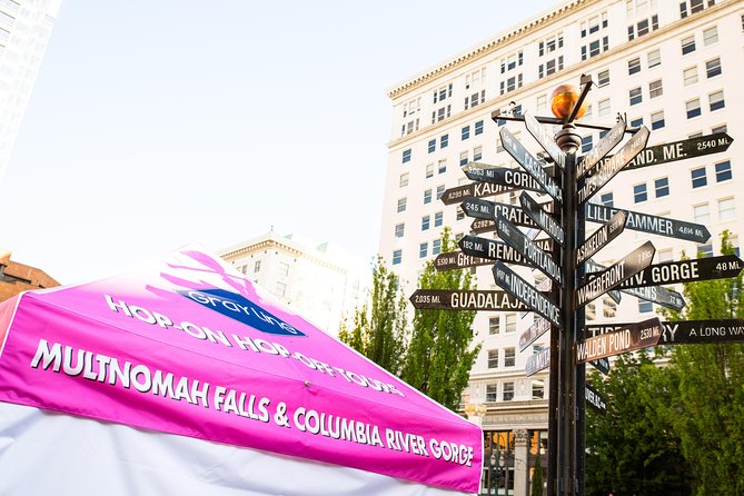 Portland Hop-On Hop-Off Pink Trolley Tour with Gray Line - 1 or 2 Day Pass - Stop 5: Pearl District and Powell’s Books for the ultimate Portland detour