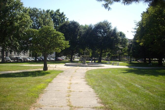 Portland Maine Self-Guided Driving & Walking Audio Tour Bundle - Old Port on Foot: The 3+ Mile Walking Section With Longfellow and Museums