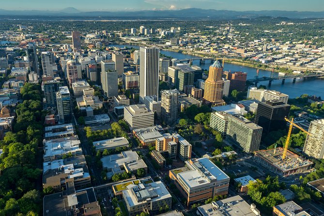 Portland Scenic Flight by Envi Adventures - A 40-minute aerial tour over Portland’s bridges and rivers