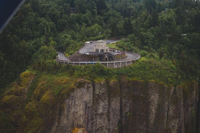 Stunning Air Tour of the Columbia River Gorge by Envi Adventures - What Makes the Flight Feel Special: Pilot Stories Through Your Headset